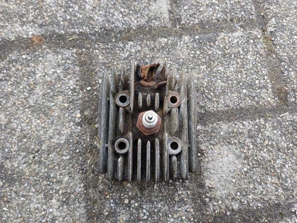 Peugeot 102 / 103 cilinder kop gebruikt staat, Ophalen of Verzenden, Gebruikt, Cilinder, Overige merken