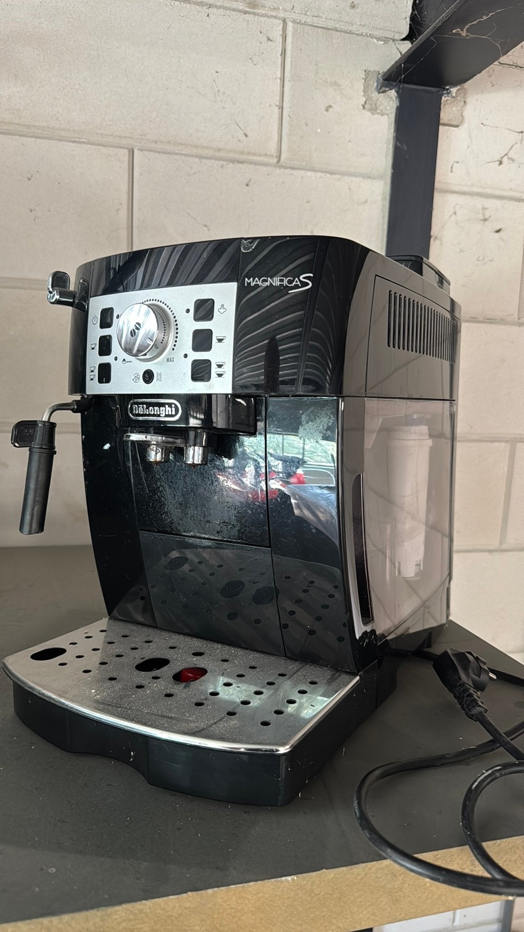 Koffiezetapparaat Delonghi magnifica S, Witgoed en Apparatuur, Koffiezetapparaten, Ophalen, Zo goed als nieuw, Koffiemachine