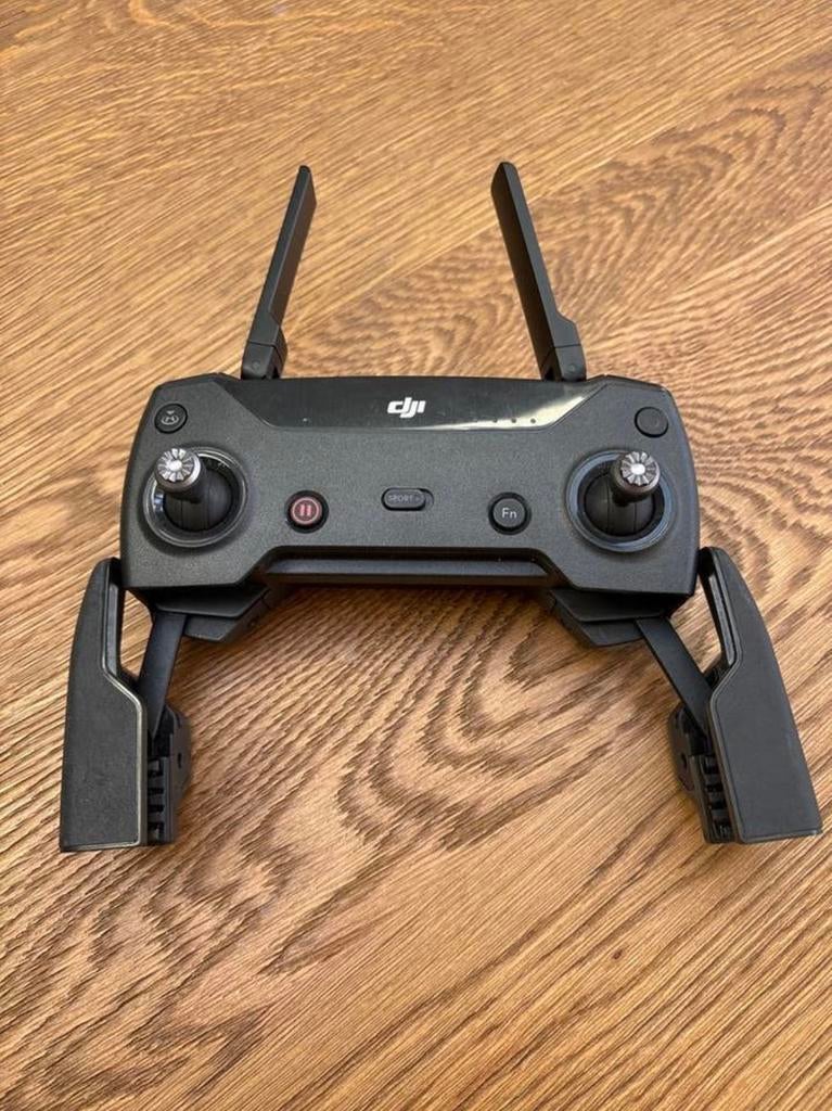 DJI Spark afstandsbediening (model GL100A), Cameradrone, Ophalen of Verzenden, Zo goed als nieuw, DJI