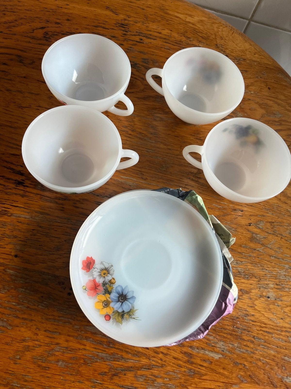 Vintage Arcopal France theekopjes met schotels - 4 sets, Ophalen