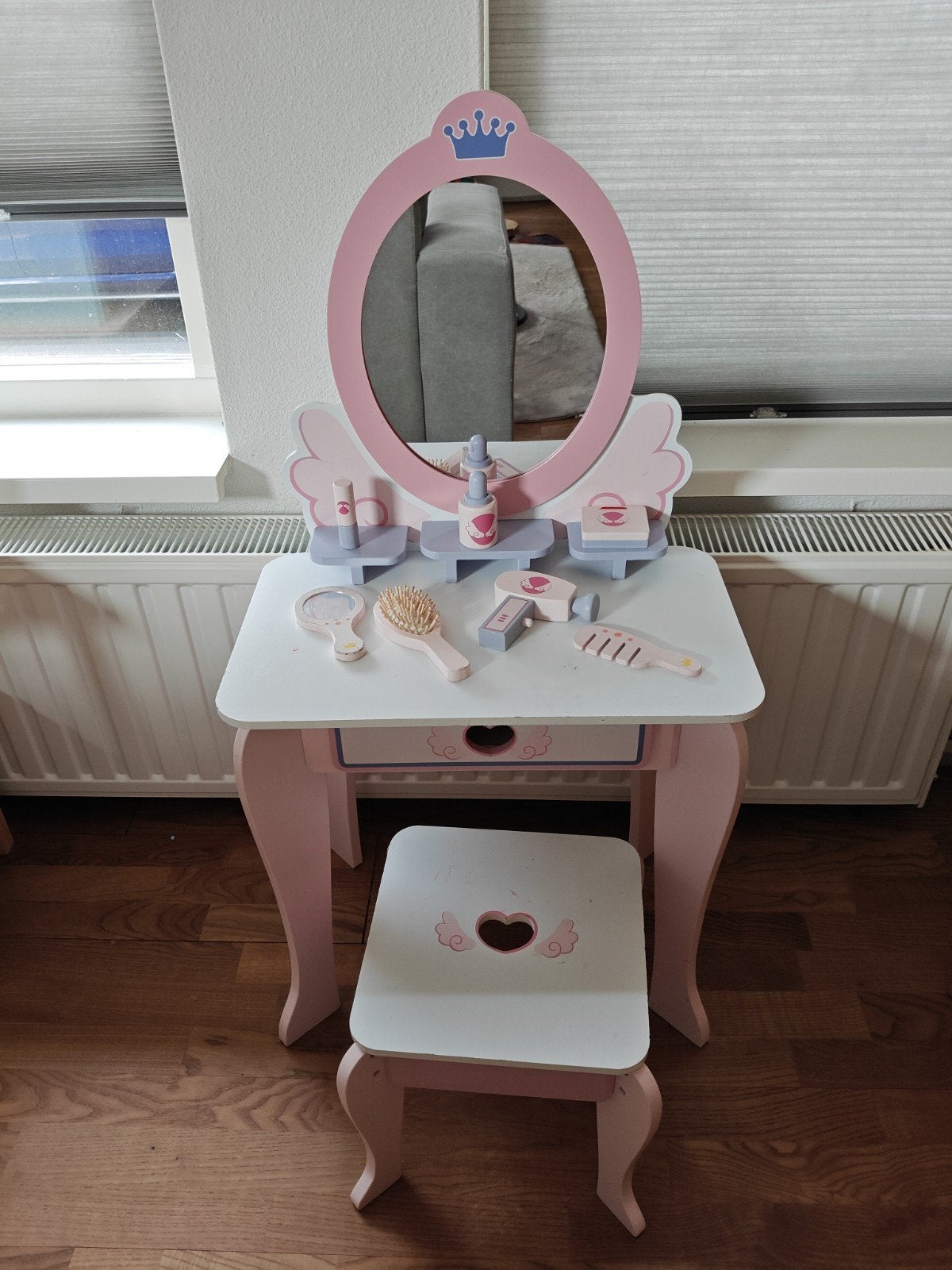Kaptafel met krukje, Kinderen en Baby's, Speelgoed | Houten speelgoed, Ophalen, Gebruikt, Meubelstuk of Keukentje