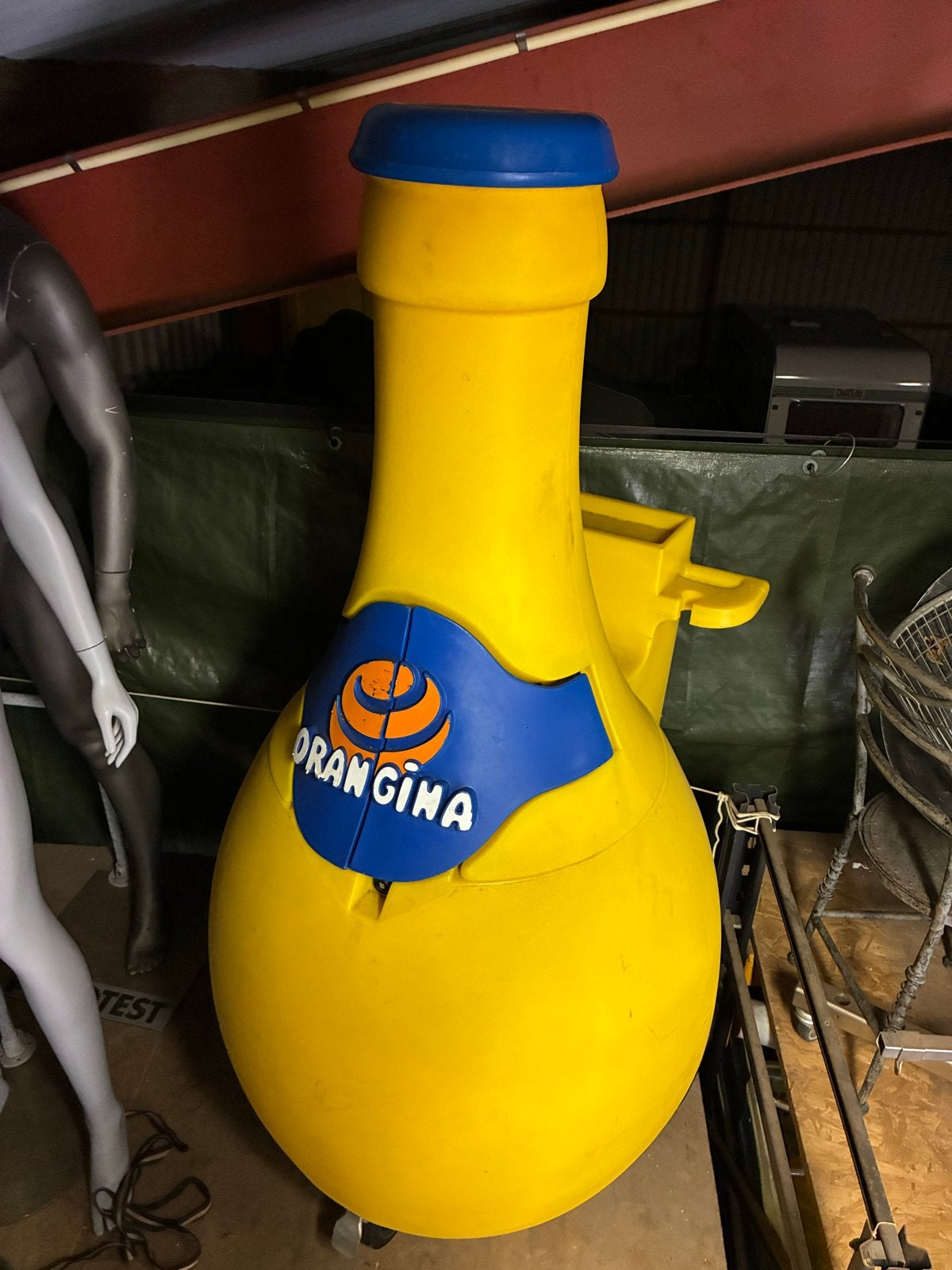 Orangina koeler op wielen - Uniek reclame item, Ophalen, Gebruikt, Reclamebord