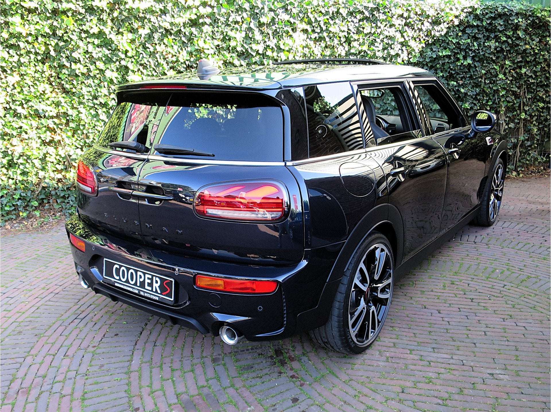 MINI Clubman 2.0 JCW ALL4 Chili F54 LCI NL-auto, 306pk, Pano, 1525 kg, Gebruikt, 4 cilinders, Blauw
