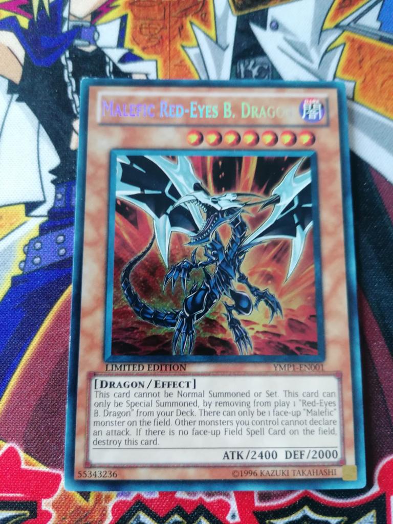 Malefic Red-Eyes Black Dragon Secret Rare YMP1 Movie Promo, Ophalen of Verzenden, Zo goed als nieuw, Foil