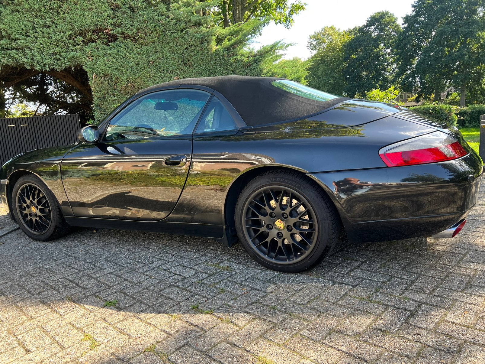 Porsche 911 3.4 Carrera Cabriolet AUT 1998 Zwart, Auto's, Automaat, Achterwielaandrijving, Cabriolet, 4 stoelen