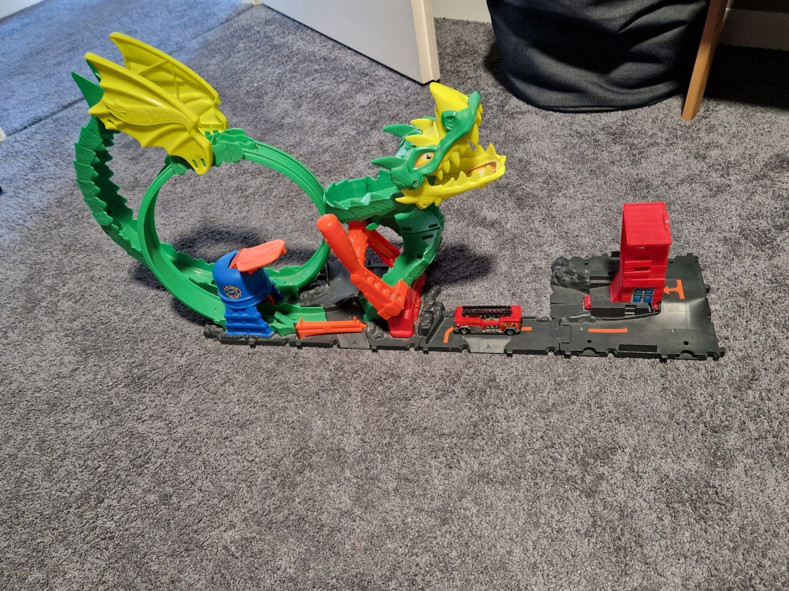 hot wheels dragon drive firefight compleet, Ophalen of Verzenden, Zo goed als nieuw, Overige aandrijving, Hot Wheels