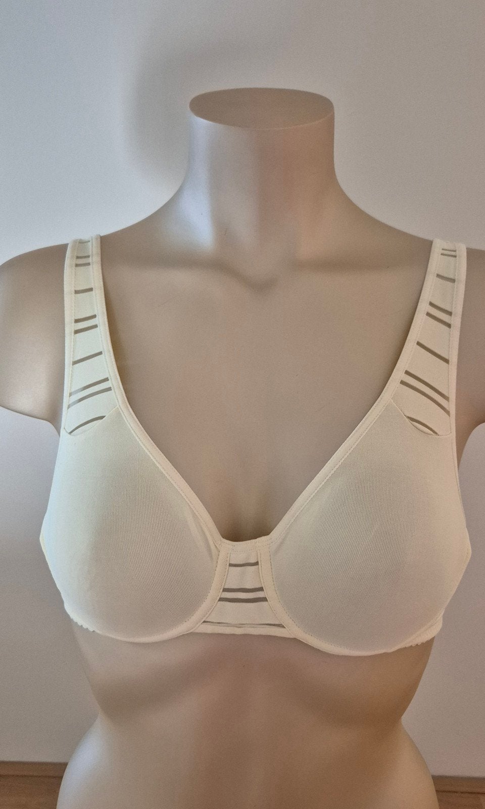 NIEUW 75A ZACHT GEEL BH - Boobs & Bloomers OPRUIMING, Boobs & Bloomers, Ophalen of Verzenden, Geel, BH