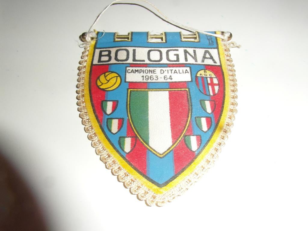 voetbal mini vaantje Bologna italia kampioen 1963 / 64, Ophalen of Verzenden, Zo goed als nieuw, Buitenlandse clubs, Vaantje of Sjaal
