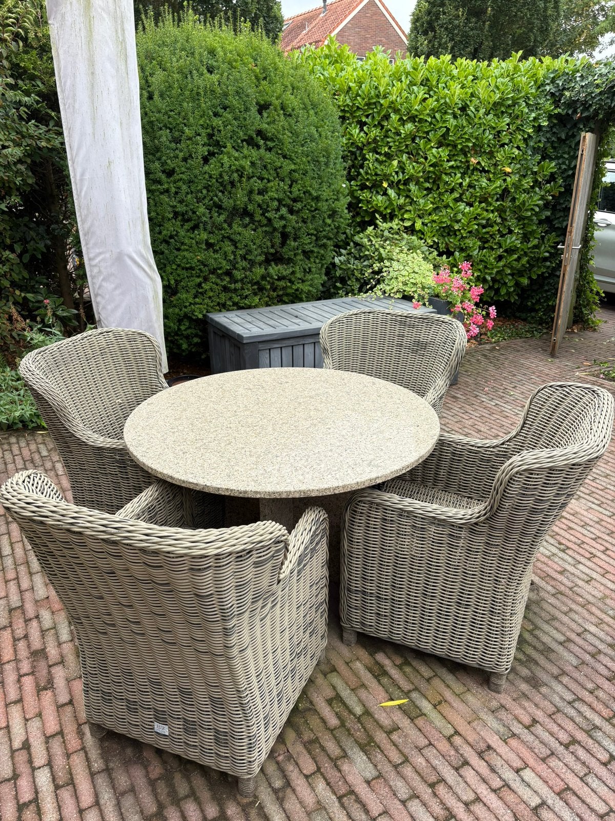 Tuinset, natuursteen, Belgische hardsteen / arduin, Ophalen, Eettafel, Zo goed als nieuw, Tuinset