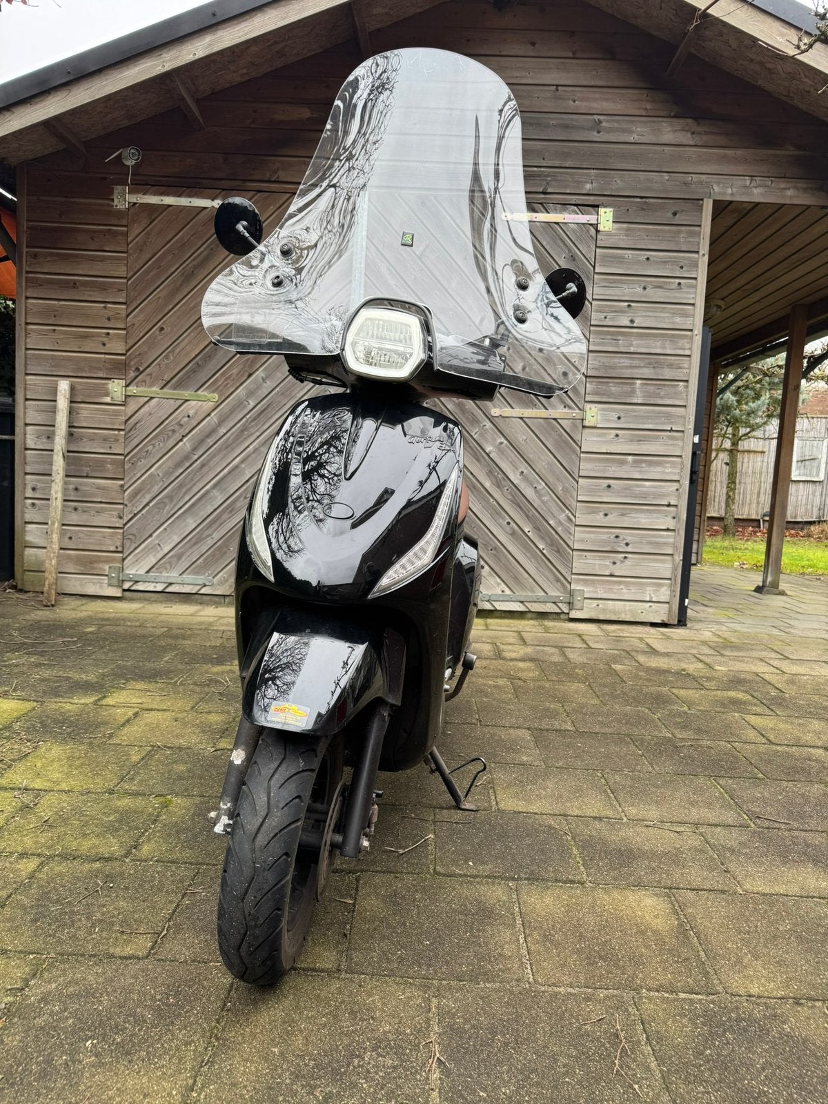 Gerray Galaxy Scooter Zwart/Bruin, Ophalen, Zo goed als nieuw, Benzine, Overige merken