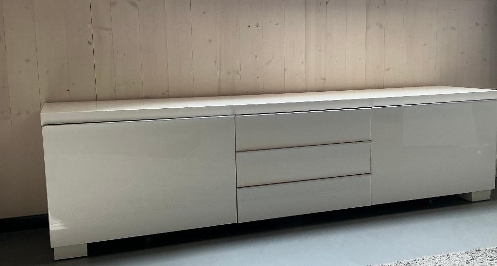 Wit (TV) dressoir glans 180L x 40B X 50H, Ophalen, Gebruikt, Overige materialen, 150 tot 200 cm