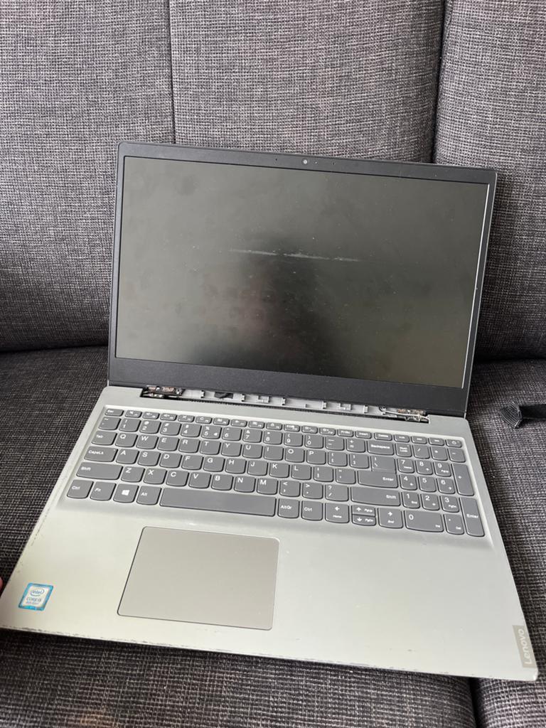 Lenovo laptop - Scherm defect - Voor onderdelen, Computers en Software, Windows Laptops, Zo goed als nieuw, 15 inch, SSD, Onbekend