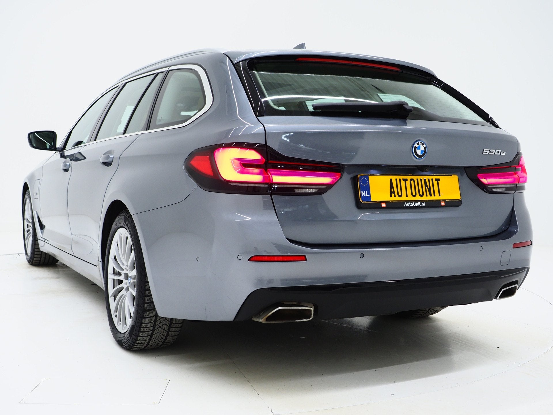 BMW 5 Serie Touring 530e | Panoramadak | Trekhaak | Leder |, Auto's, 1998 cc, Achterwielaandrijving, Gebruikt, 4 cilinders