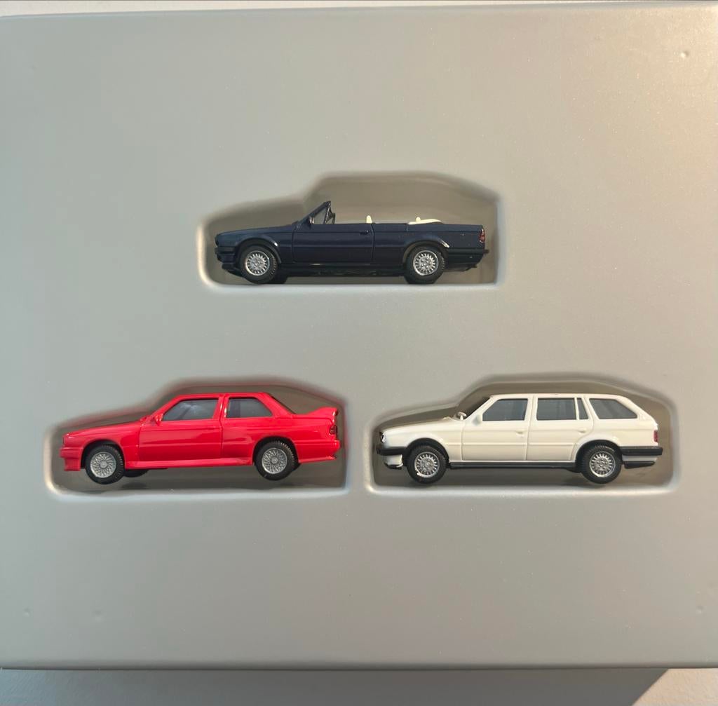 Set van 3 BMW E30 modelauto's (cabrio, sedan, touring), Ophalen of Verzenden, Zo goed als nieuw, Overige typen