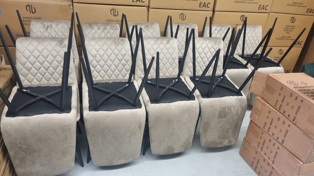 Gloednieuwe partij stoelen, Ophalen, Nieuw, Vijf, Zes of meer stoelen