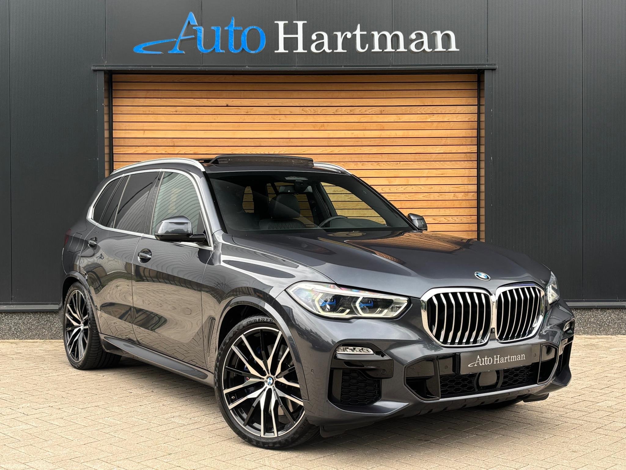 BMW X5 xDrive45e PANO|4W-BESTURING|STOELVENTILATIE|H&K, Stof, Gebruikt, 394 pk, Plug-in hybride