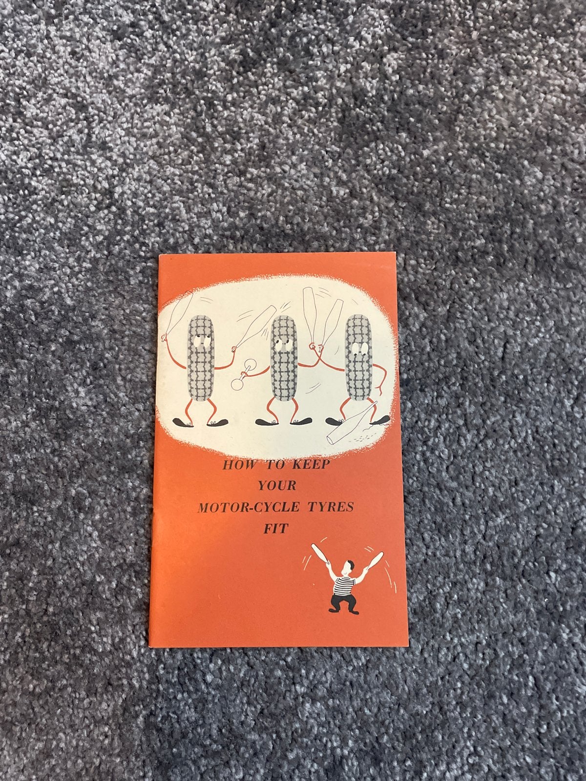 Vintage Dunlop Motorbanden Onderhoudsboekje, Boeken, Ophalen of Verzenden, Gelezen