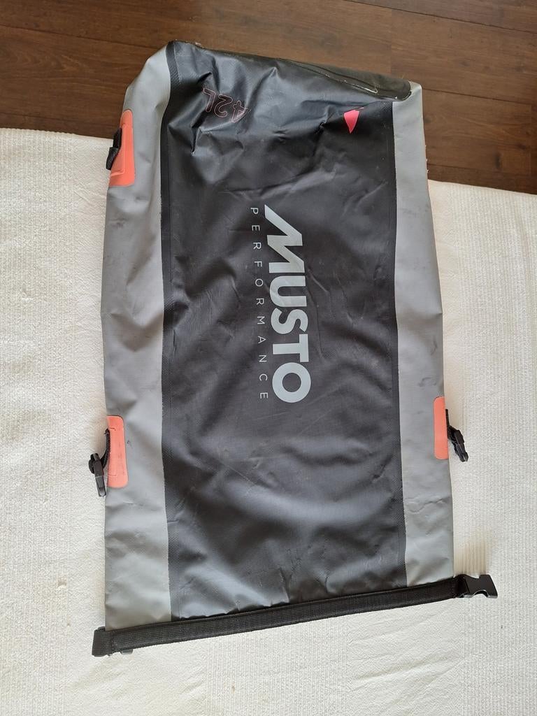 Musto Performance Dry Bag 12L - Waterdichte Tas, Ophalen, Musto, Overige typen, Zo goed als nieuw