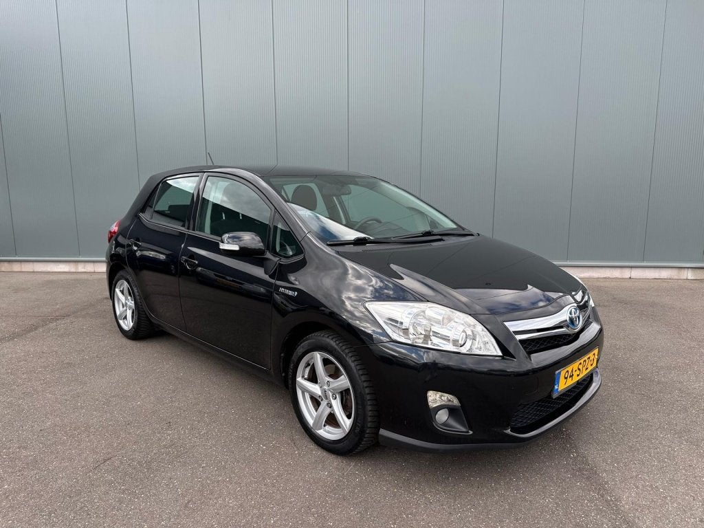Toyota Auris 1.8 Full Hyb.Dyn.Bns TREKHAAK | CAMERA | NAP !, Auto's, Toyota, Euro 5, Start-stop-systeem, 4 cilinders, Zwart