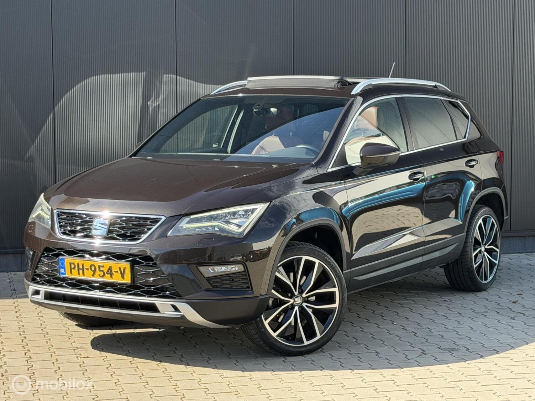 Seat Ateca 1.4 TSI 150PK Xcellence | LEDER | PANO |CAMERA |, Auto's, Voorwielaandrijving, Euro 6, 4 cilinders, Ateca