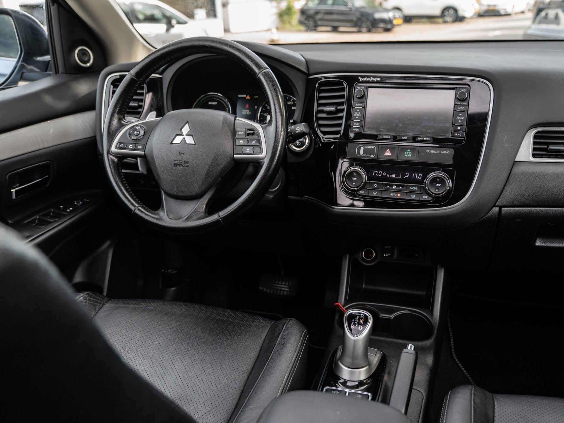 Mitsubishi Outlander 2.0 PHEV Instyle+ PANORAMADAK/STOEL VER, Auto's, Zwart, 4 cilinders, Blauw, Vierwielaandrijving