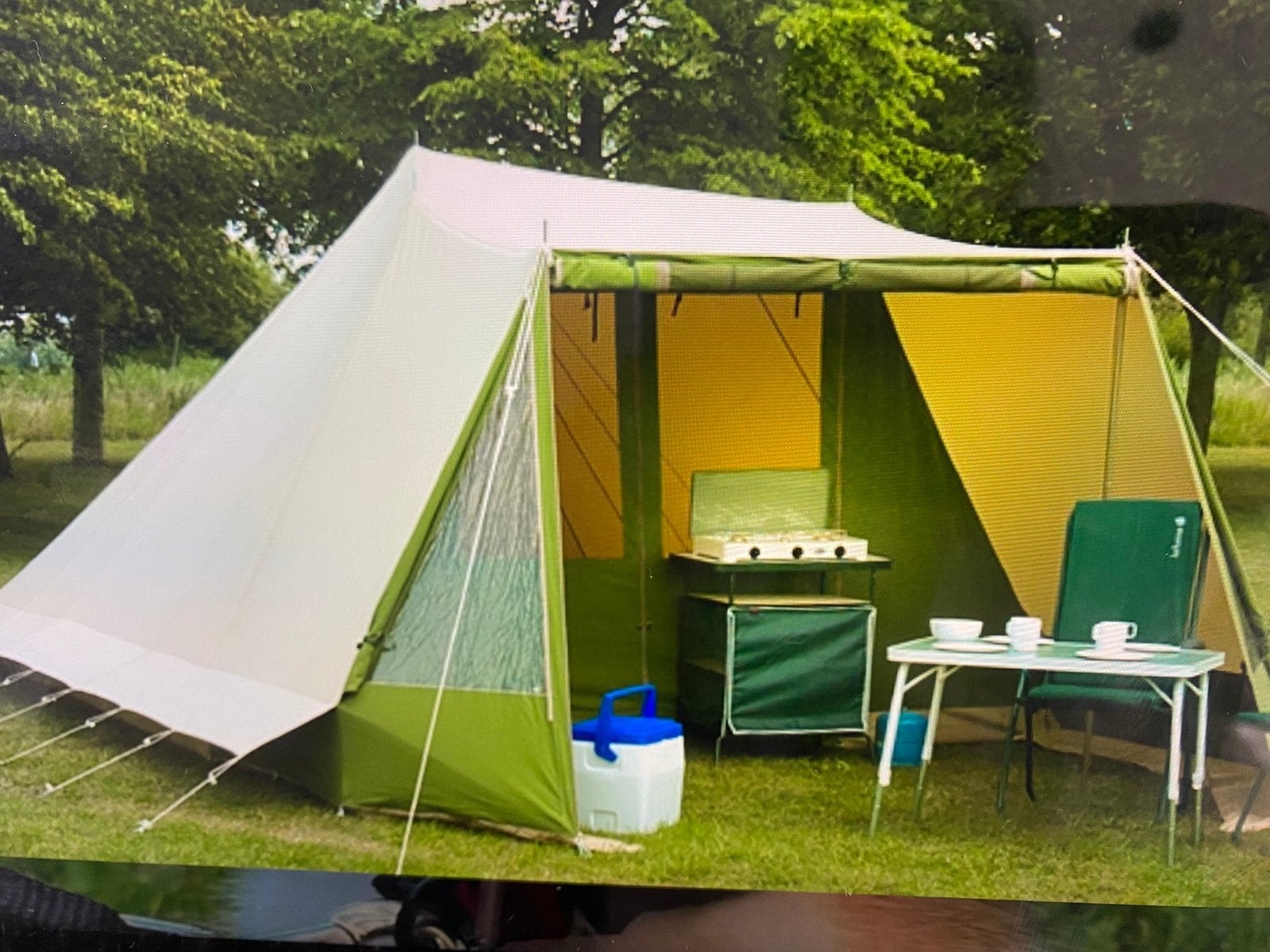 Pyramide tent, Ophalen, Zo goed als nieuw