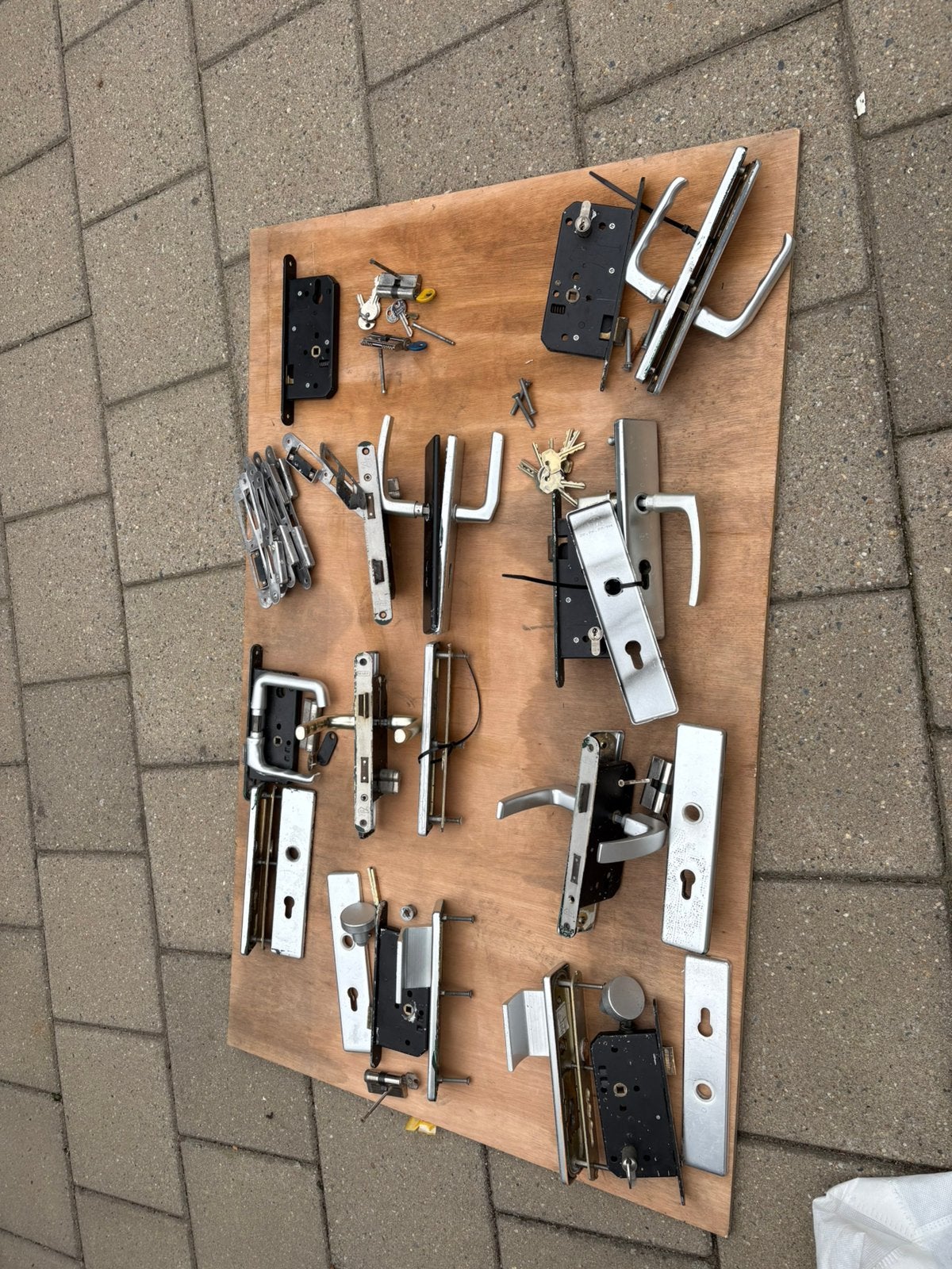 SKG ** veiligheidssloten met deurbeslag gebruikten cilinders, Ophalen of Verzenden, Zo goed als nieuw, Rvs, Slot