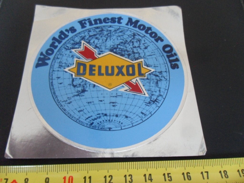 sticker DELUXOL  World's Finest Motor Oils   AX117, Verzamelen, Ophalen of Verzenden, Zo goed als nieuw