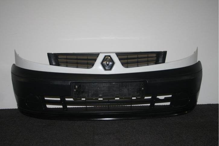 VOORBUMPER  RENAULT  KANGO MET GRILL, Niet ingevuld, Gebruikt, Niet ingevuld, Ophalen of Verzenden