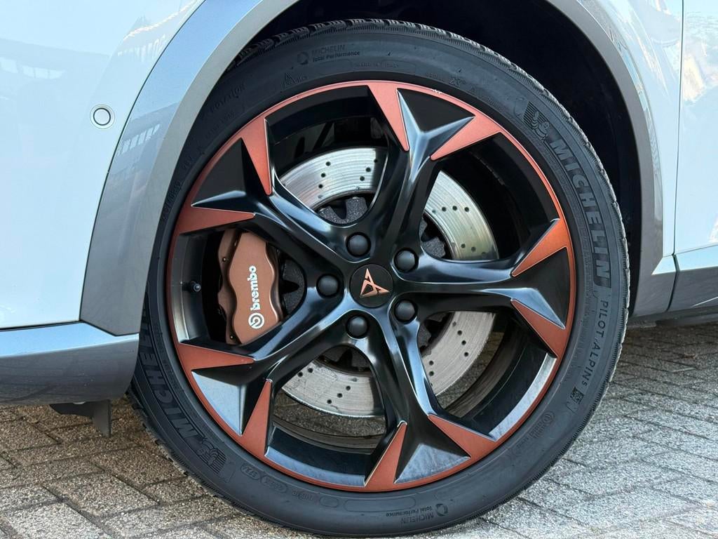 Cupra Formentor E- Hybrid VZ Perf. PANO l BREMBO| 360 |LEDER, Auto's, Cupra, Gebruikt, Zwart, 4 cilinders, Formentor