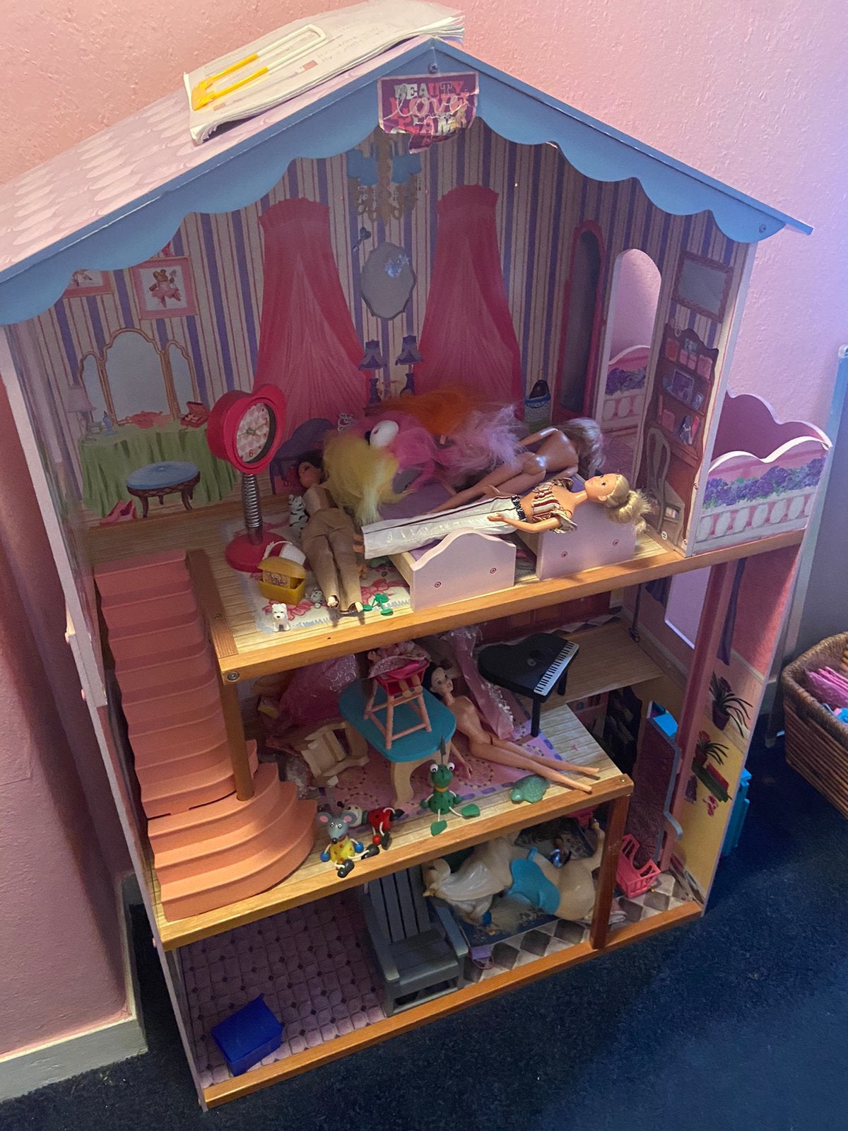 Groot barbiehuis GRATIS, Kinderen en Baby's, Speelgoed | Poppenhuizen, Ophalen, Gebruikt, Poppenhuis