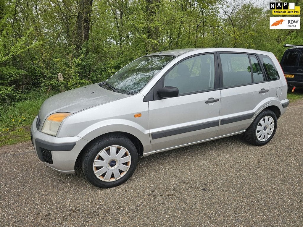 Ford Fusion 1.4-16V Champion, Auto's, Ford, Voorwielaandrijving, 15 km/l, Gebruikt, 49 €/maand