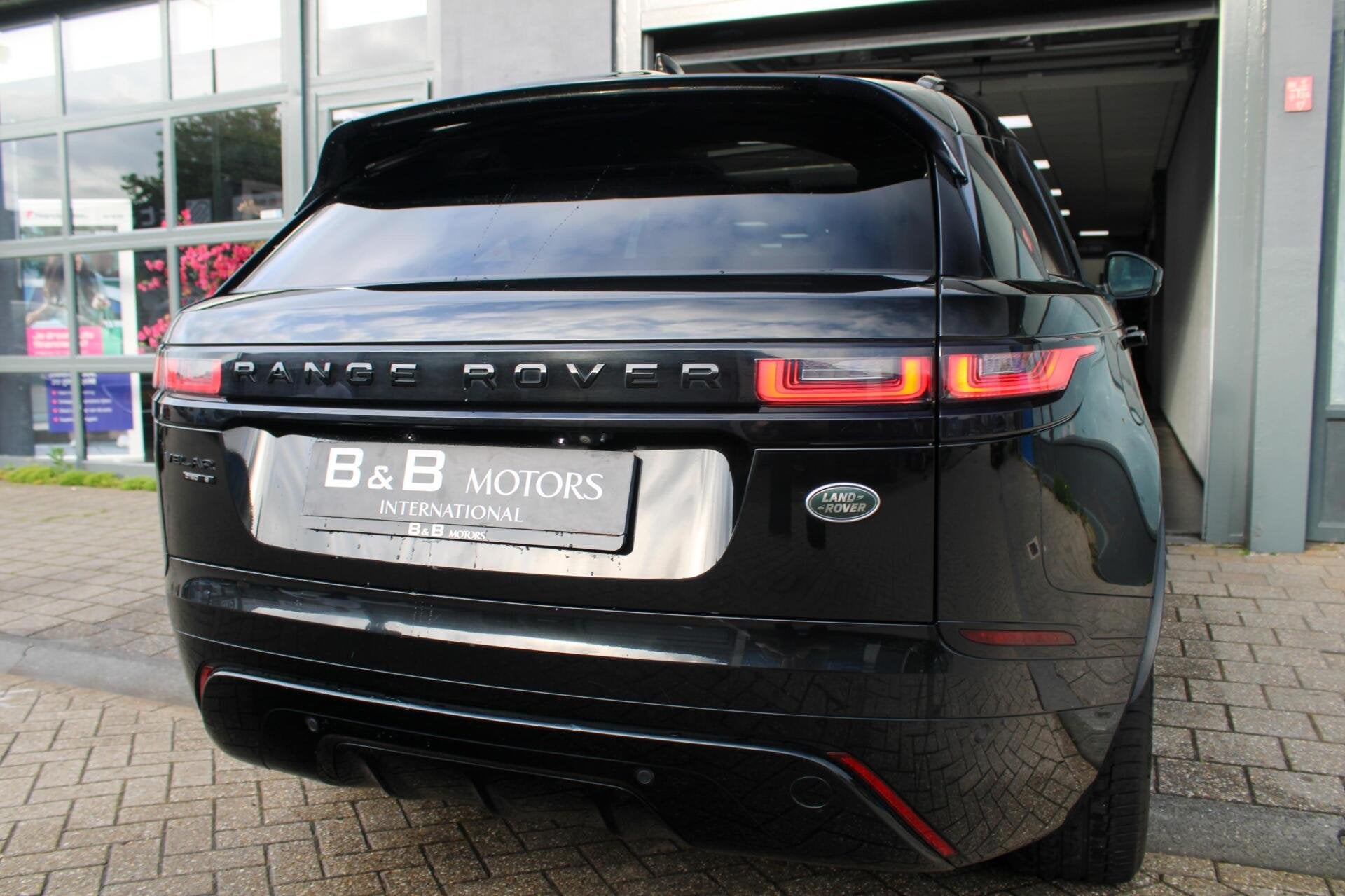Land Rover Range Rover Velar 2.0 I4 AWD R-Dynamic|GARANTIE+, Auto's, Land Rover, Automaat, 1800 kg, Gebruikt, Euro 6