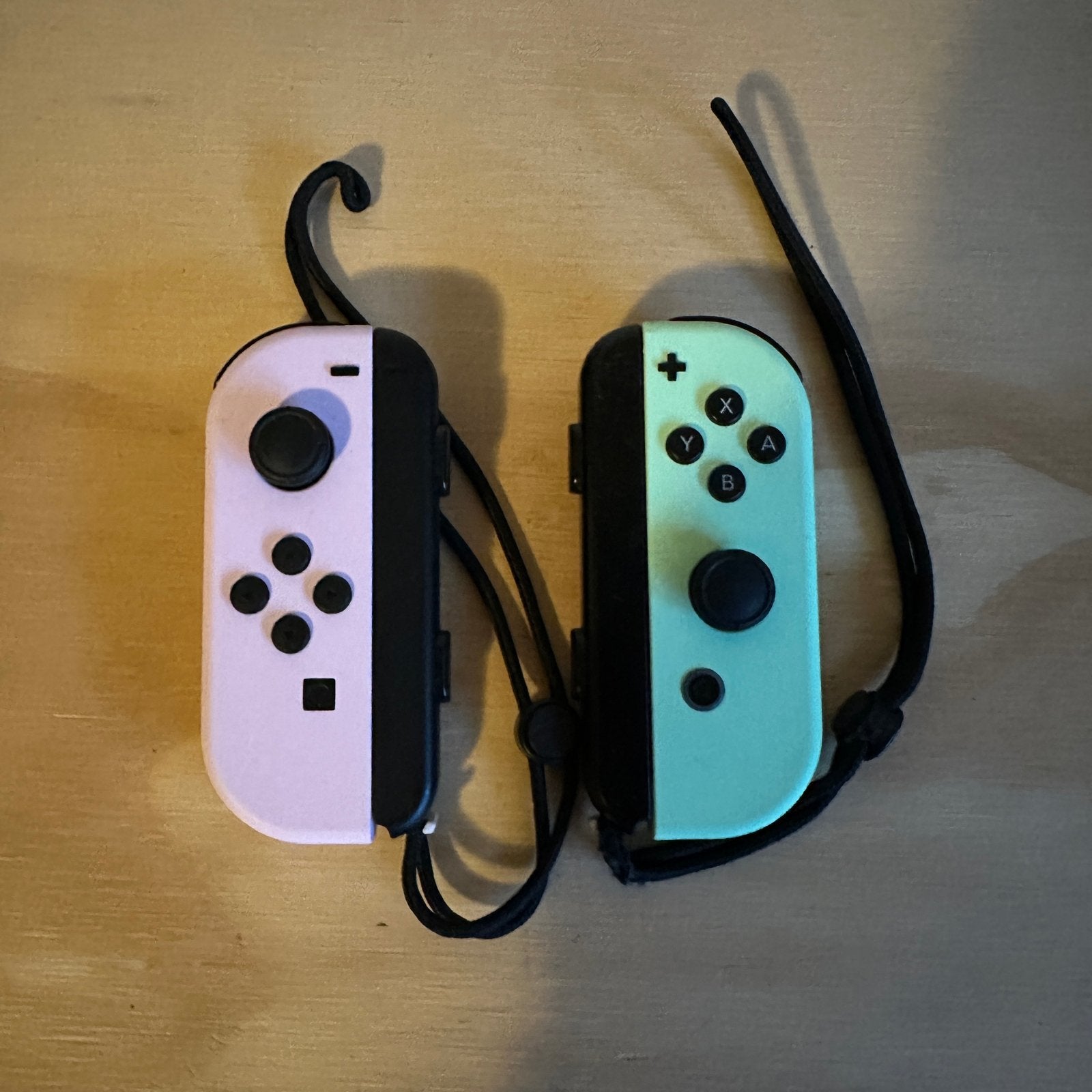 Nintendo Switch Joy-Cons - Roze & Mintgroen, Ophalen of Verzenden, Gebruikt, Met 2 controllers, Switch Original