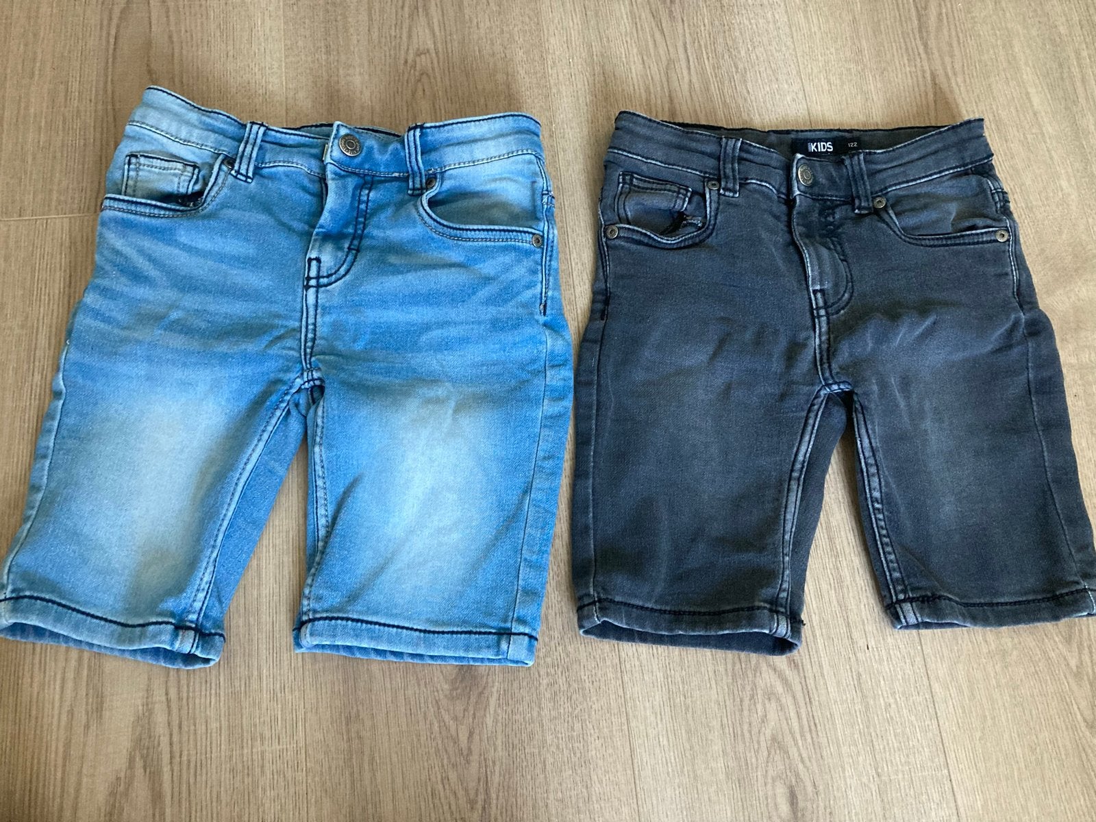 2 korte spijkerbroeken Ter Stal, lichtblauw en zwart, maat 1, Ophalen of Verzenden, Gebruikt, Jongen of Meisje, Broek