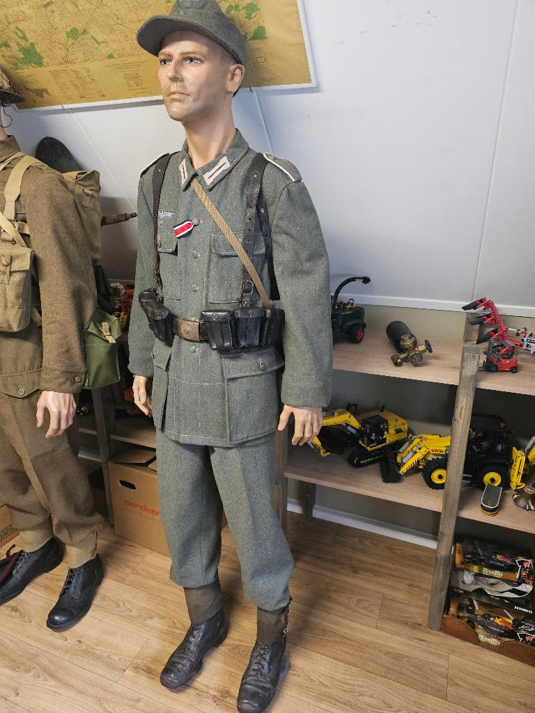 duits uniform eventueel met pop wegens overkompleet, Verzamelen, Militaria | Tweede Wereldoorlog, Ophalen, Landmacht, Duitsland