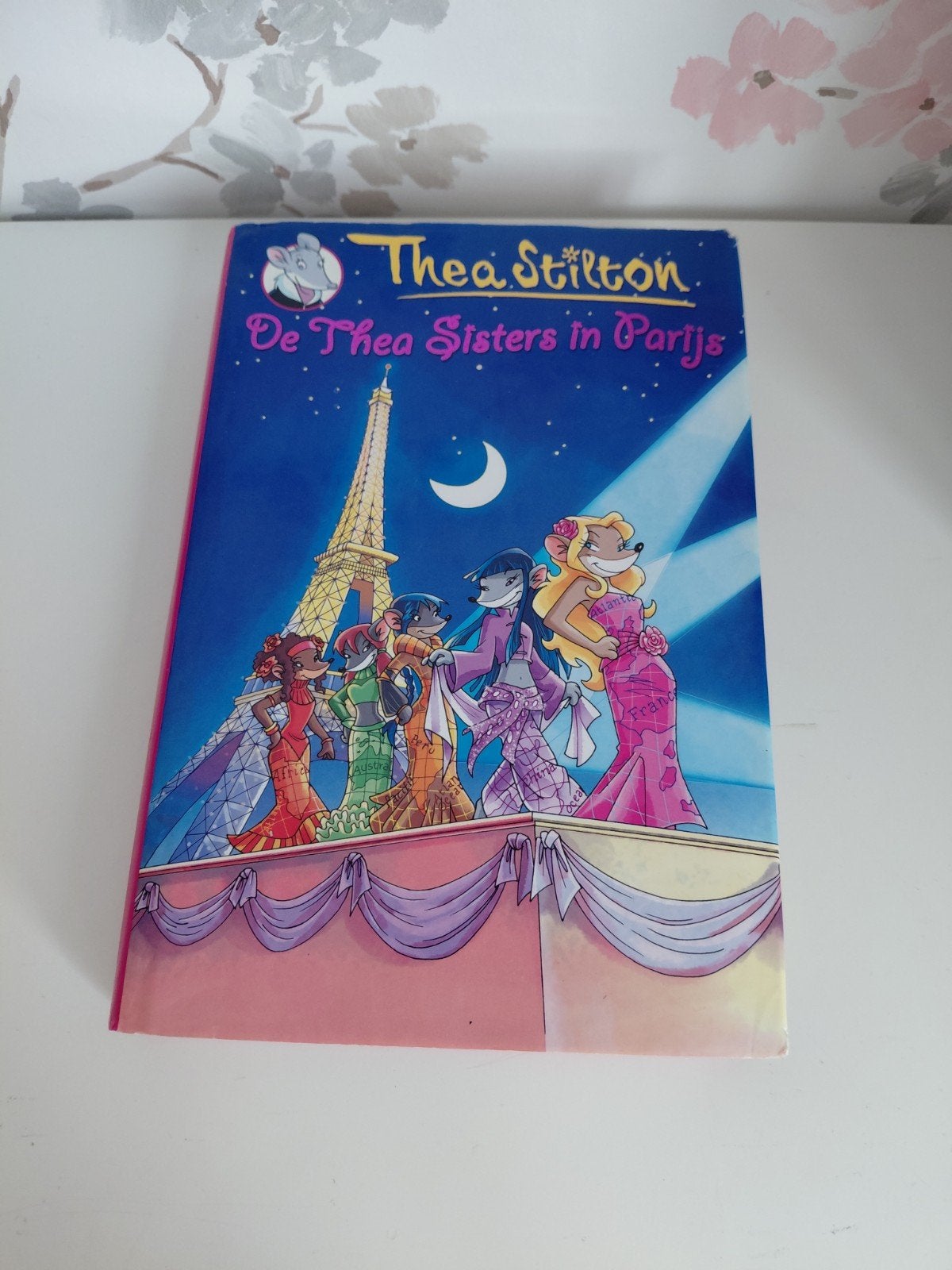 Thea Stilton - De Thea Sisters in Parijs, Gelezen, Thea Stilton, Fictie algemeen, Ophalen of Verzenden