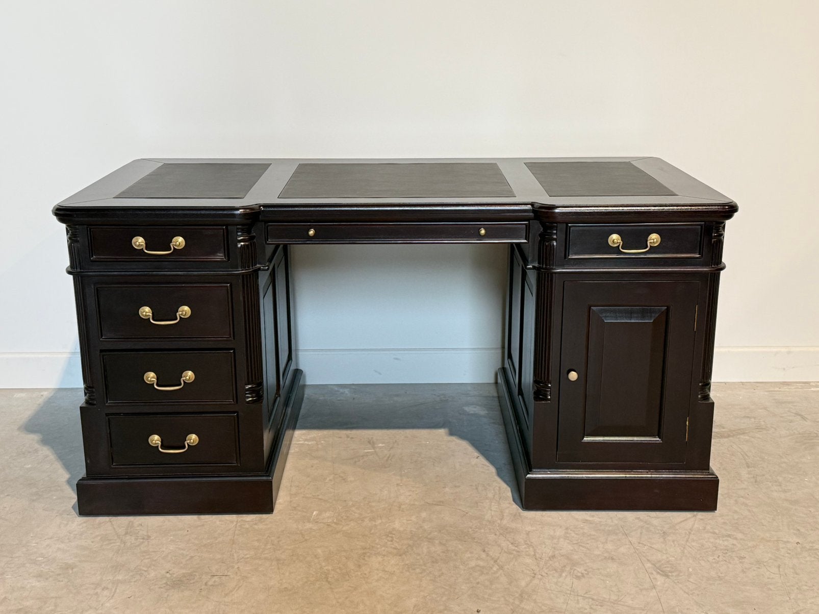 Klassiek Engels bureau #705, Overige typen, 160 cm, Hout, Bruin