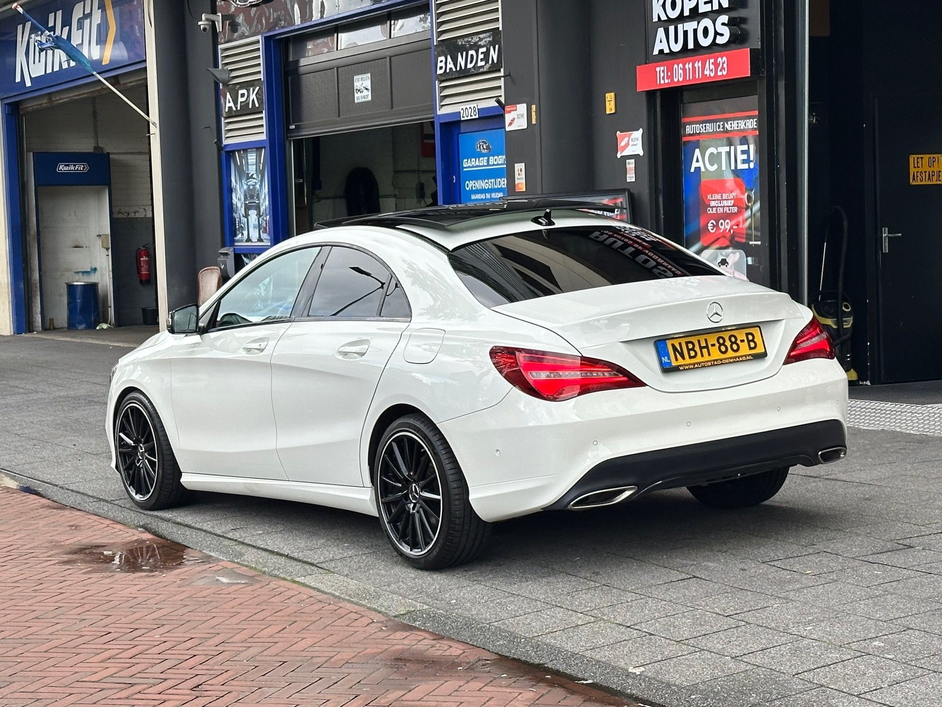 Mercedes-Benz CLA-klasse 200 Aut Leer Navi Pano, Auto's, Gebruikt, Euro 6, 715 kg, Parkeerassistent
