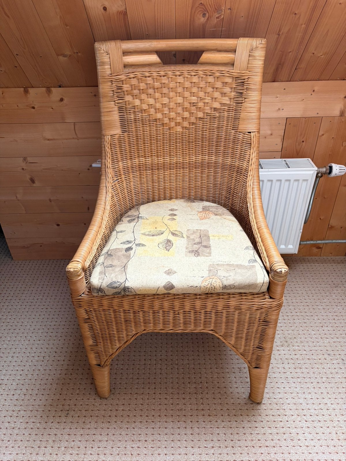 4 stevige rieten (rotan) stoelen met kussens, Ophalen, Zo goed als nieuw, Rotan