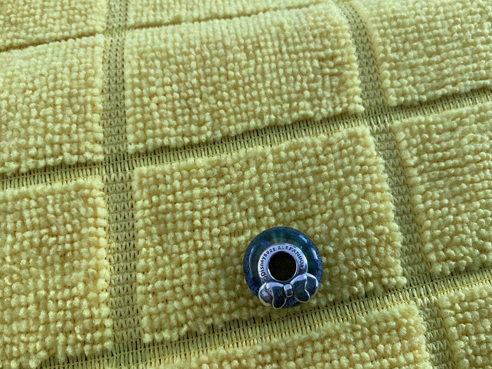 Pandora Glas bedel met zilveren strik