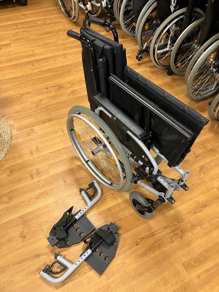 Rolstoel B & B Pyro Light Optima 55 cm breed xxl, Diversen, Rolstoelen, Ophalen of Verzenden, Inklapbaar, Zo goed als nieuw, Duwrolstoel