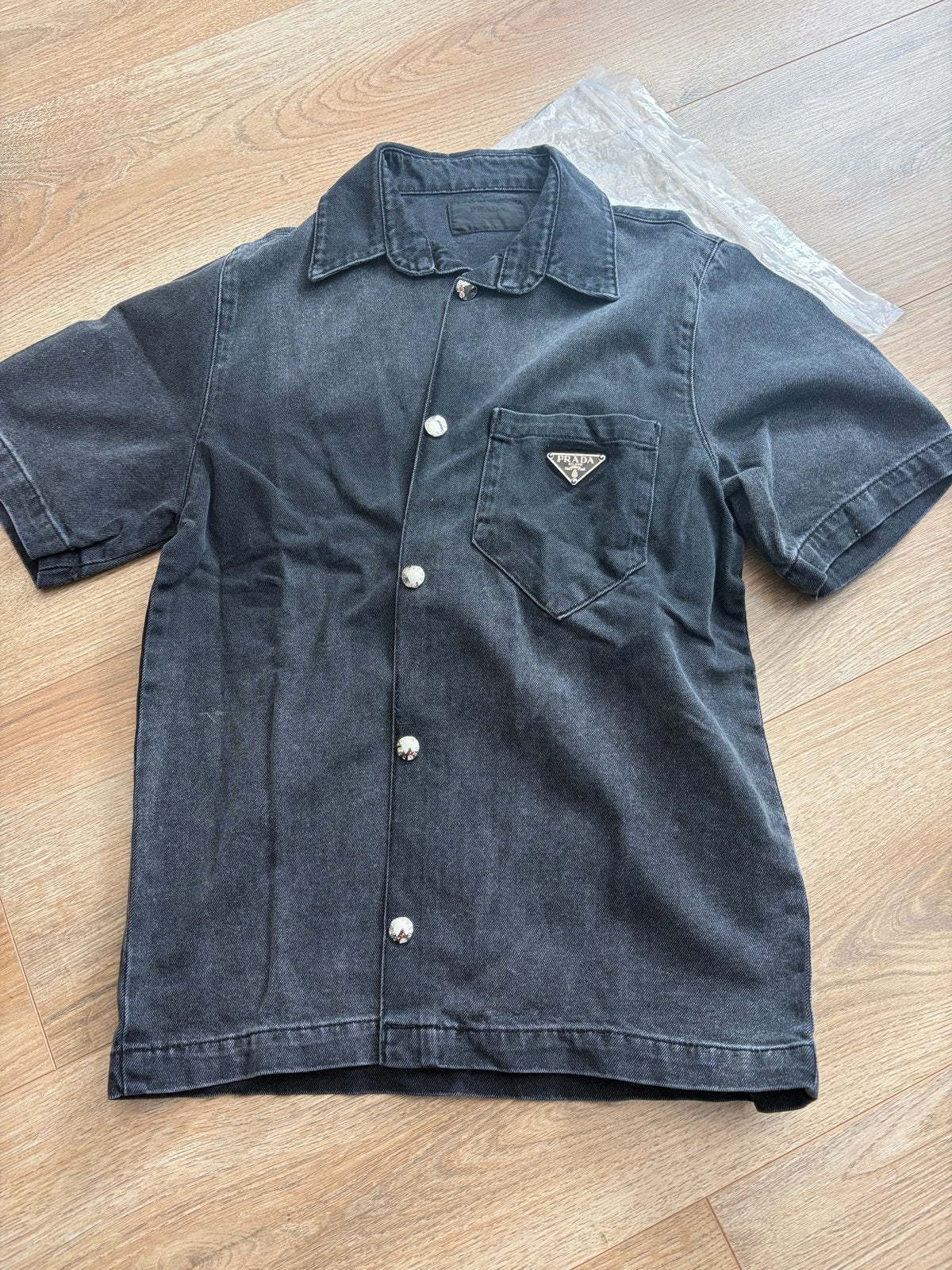 Prada Denim Set - Shirt en Short - Zwart S, Ophalen of Verzenden, Zo goed als nieuw, Zwart, W32 (confectie 46) of kleiner