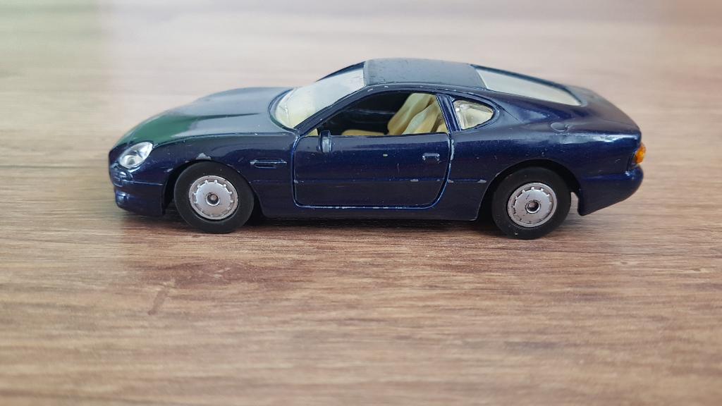 Aston Martin DB7 modelauto Maisto 1:40, Hobby en Vrije tijd, Modelauto's | Overige schalen, Gebruikt, Auto, Ophalen of Verzenden