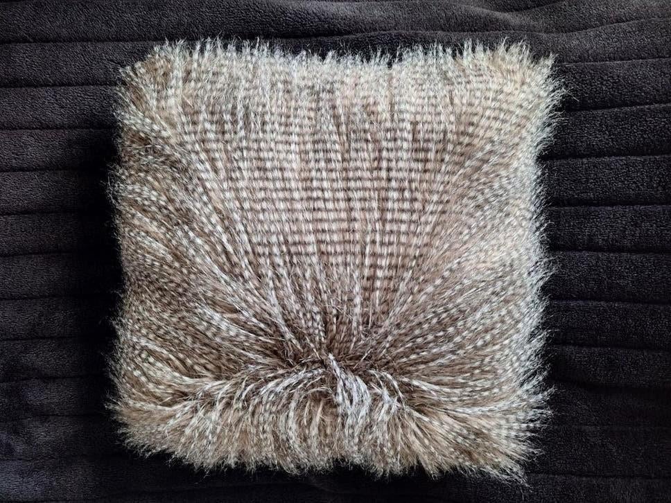 Bruin/taupe sierkussen 40x40 cm, Ophalen of Verzenden, Zo goed als nieuw, Bruin, Vierkant