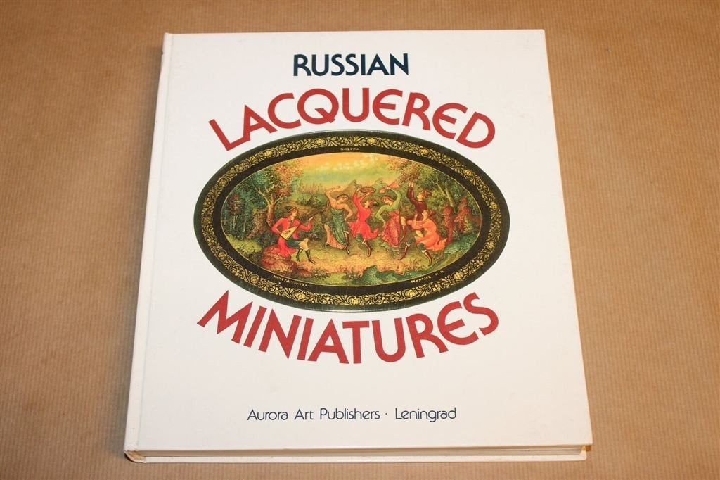 Russische Lakminiaturen — Palekh & Fedoskino [EN], Boeken, Ophalen of Verzenden, Gelezen