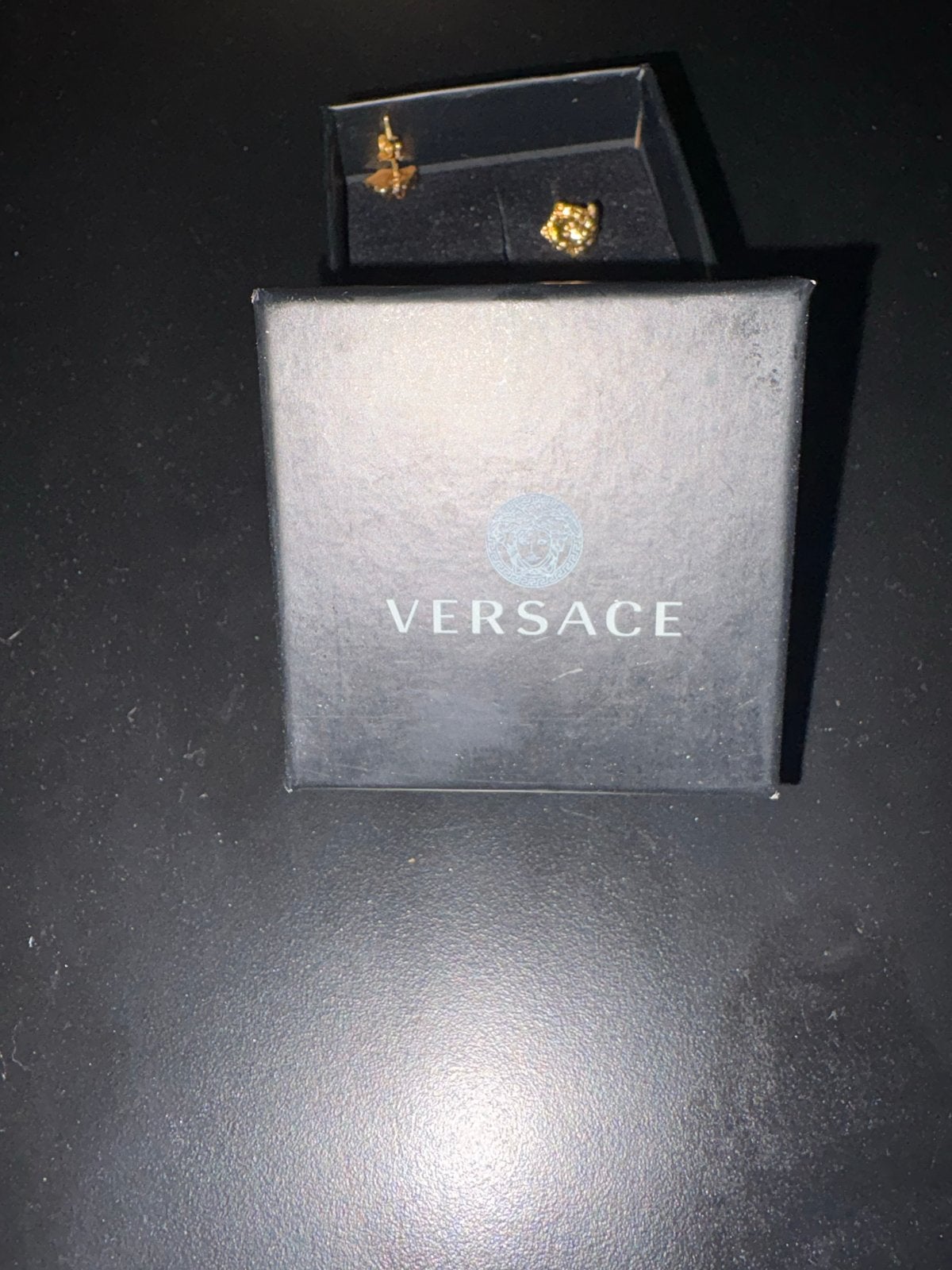 Versace Medusa Oorbellen Goudkleurig, Overige materialen, Ophalen of Verzenden, Zo goed als nieuw, Knopjes of Stekers