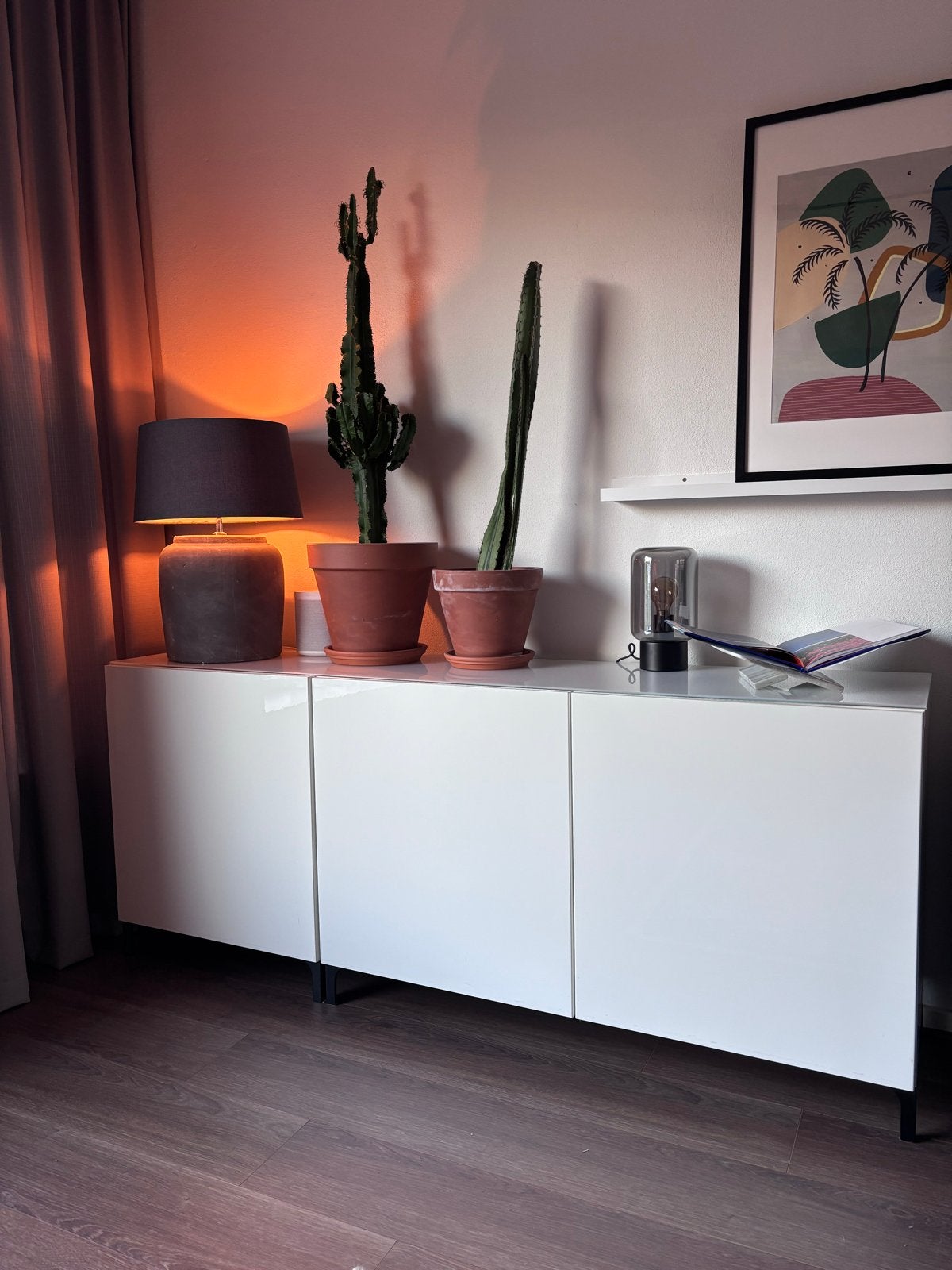 IKEA Besta kast met hoogglans deuren en glazen blad, Ophalen, Gebruikt, 150 tot 200 cm, Glas