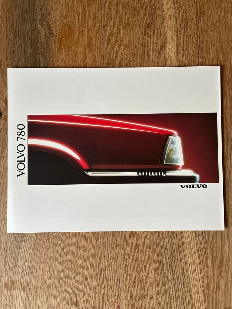 1989 Volvo 780 brochure, Ophalen of Verzenden, Zo goed als nieuw, Volvo