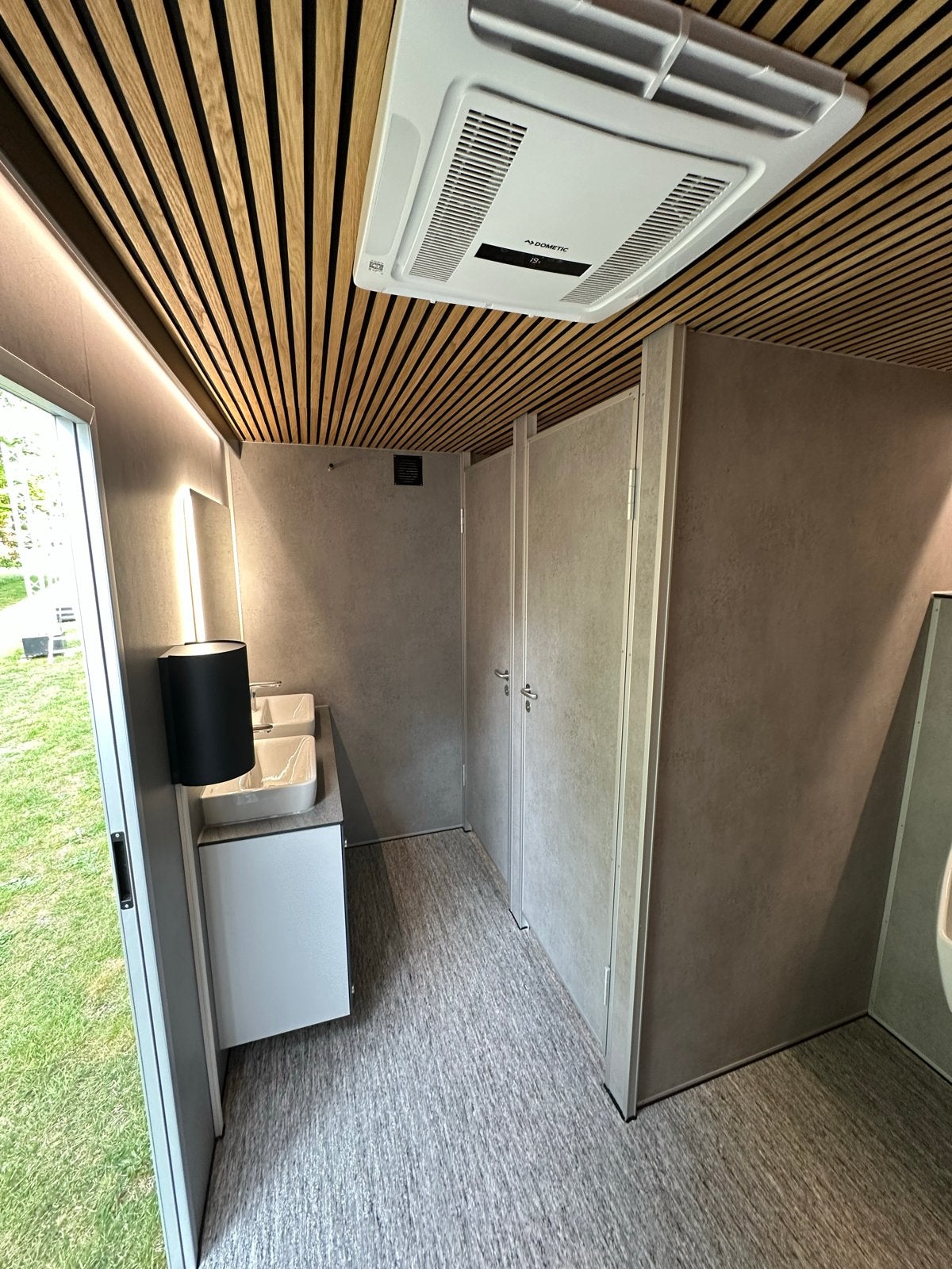 Luxe vacuüm toiletwagen 2-2-3 huren, Ophalen, Zo goed als nieuw